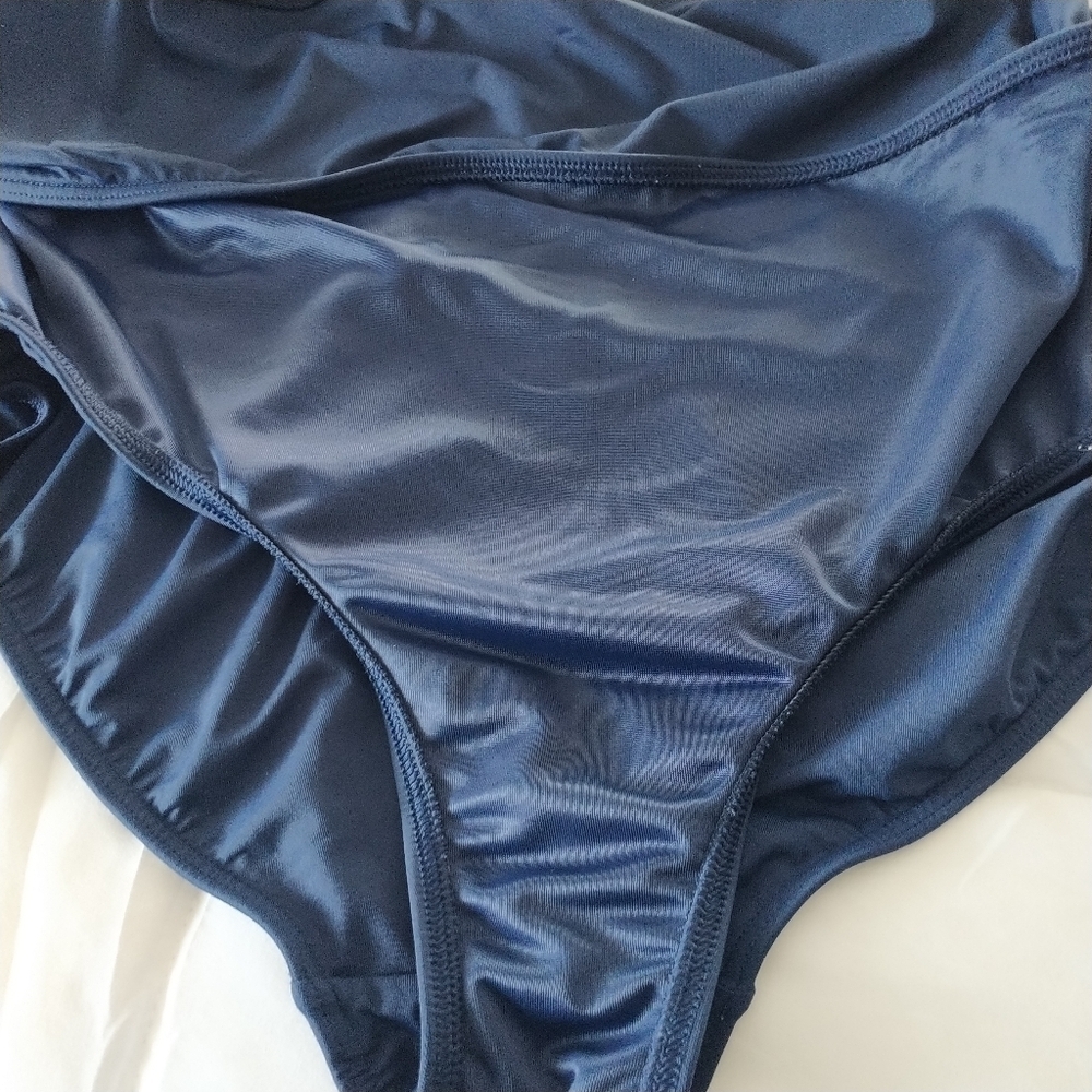 Lands' End Navy Skirted Beach Swim Bottom 16 - Picture 4 of 8